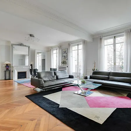 Chic Uncluttered 17arrd