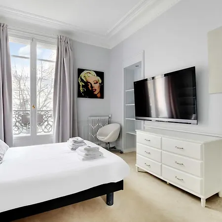 Chic Uncluttered 17arrd Parigi