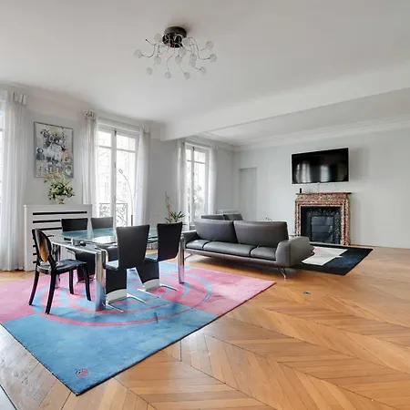 Apartment Chic Uncluttered 17arrd Paris