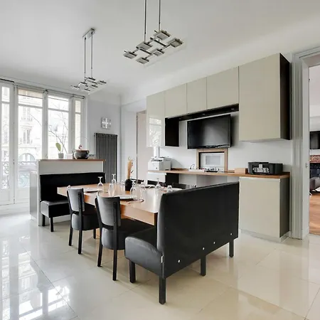 Chic Uncluttered 17arrd *